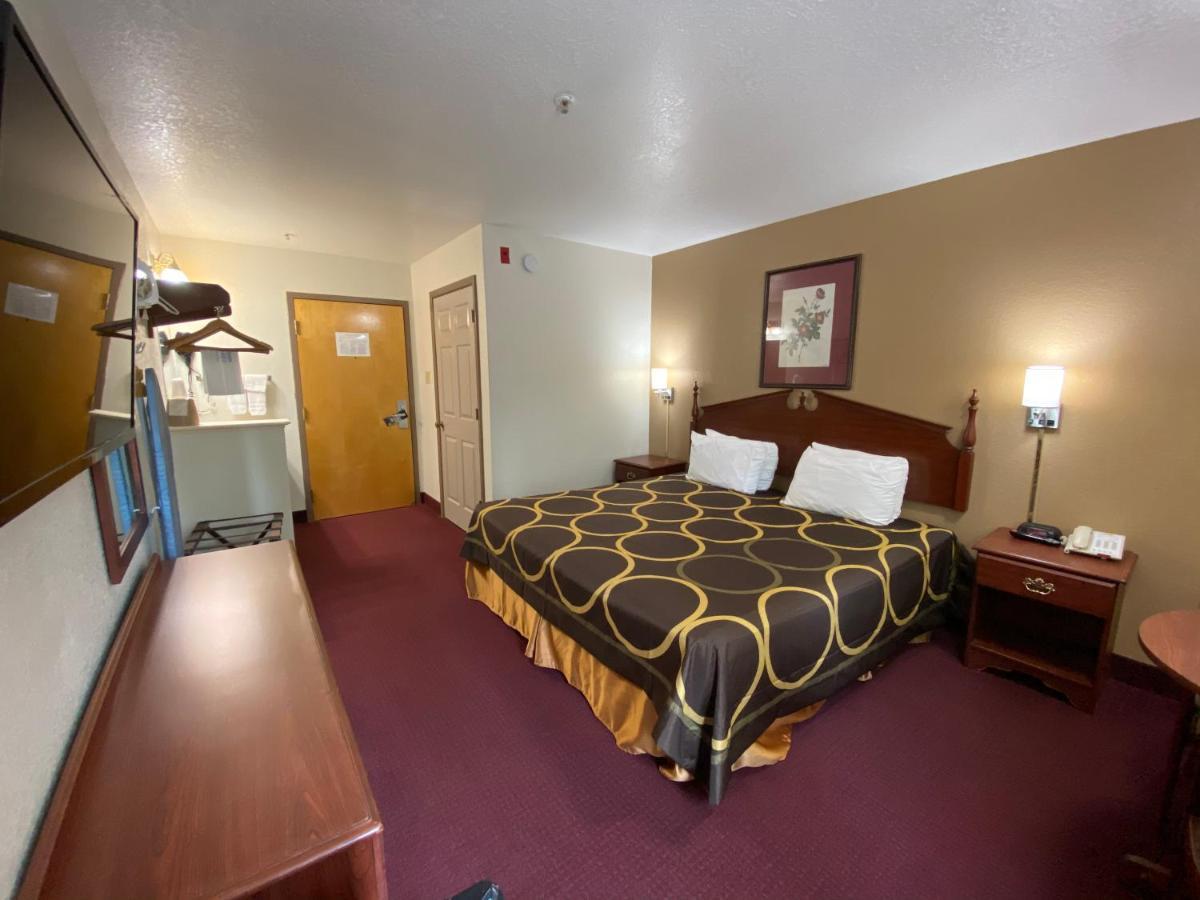 Super 8 By Wyndham Kinder/Coushatta Near Casino 외부 사진